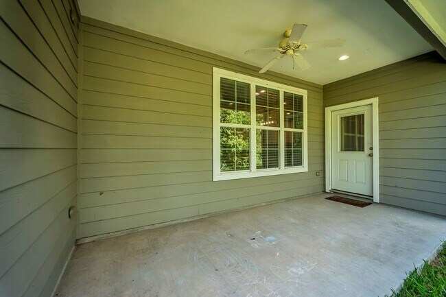 Building Photo - 1 Hanover Ln