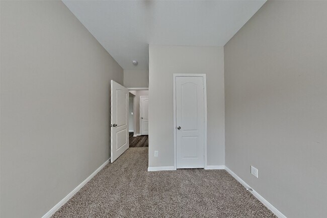 Building Photo - 13007 Bretford Ct