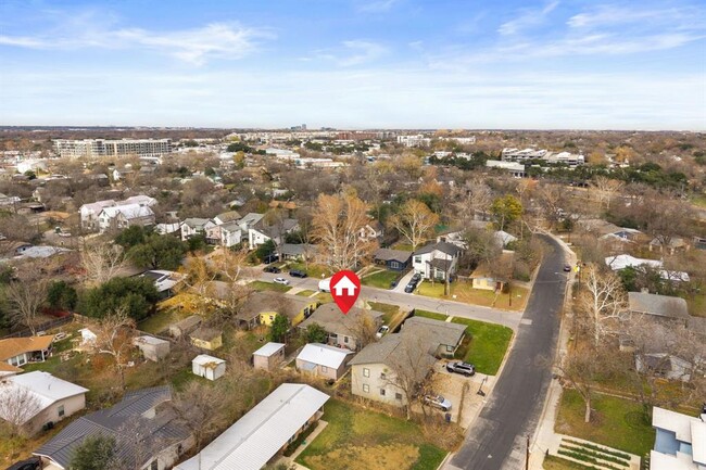 Building Photo - 303 Irma Dr