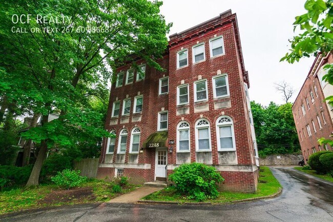 Building Photo - 2248 Bryn Mawr Ave