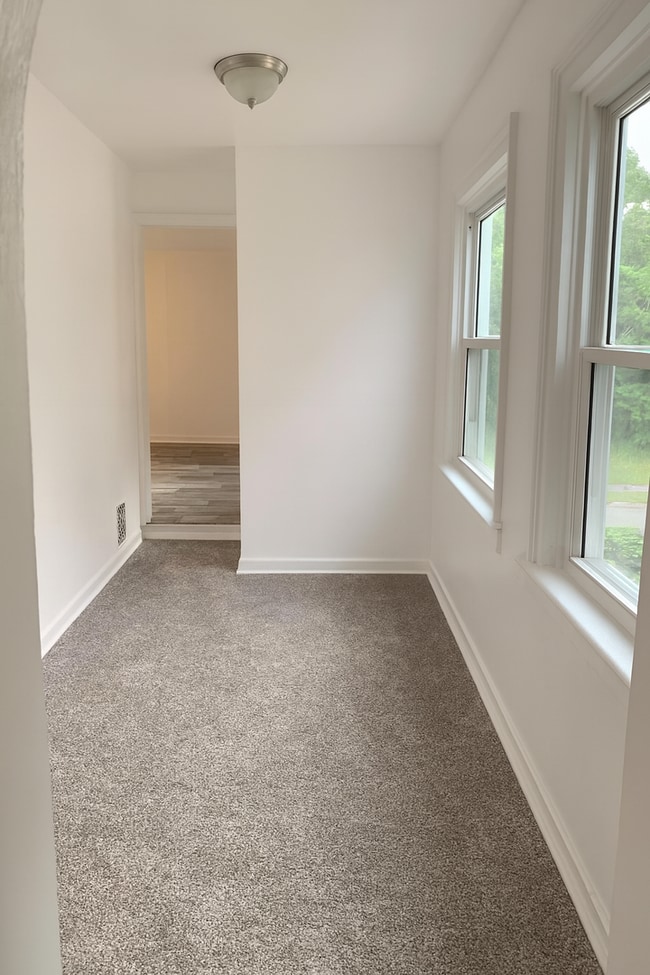 Building Photo - Northside Syracuse Duplex – Spacious Units...