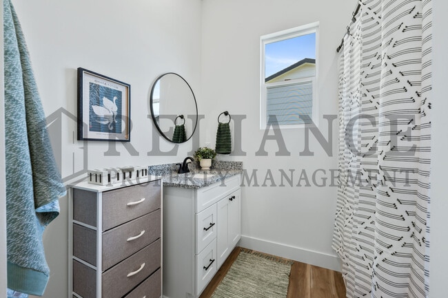 Building Photo - 601 Elmwood St