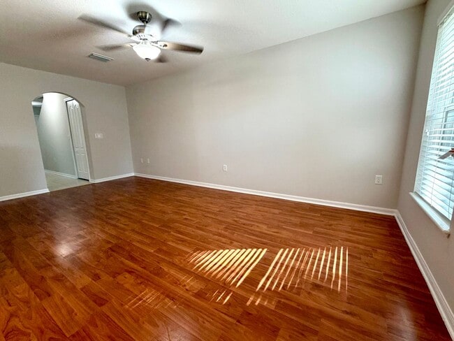 Building Photo - 3 Bedroom 2.5 Bathroom in Ashburn Square