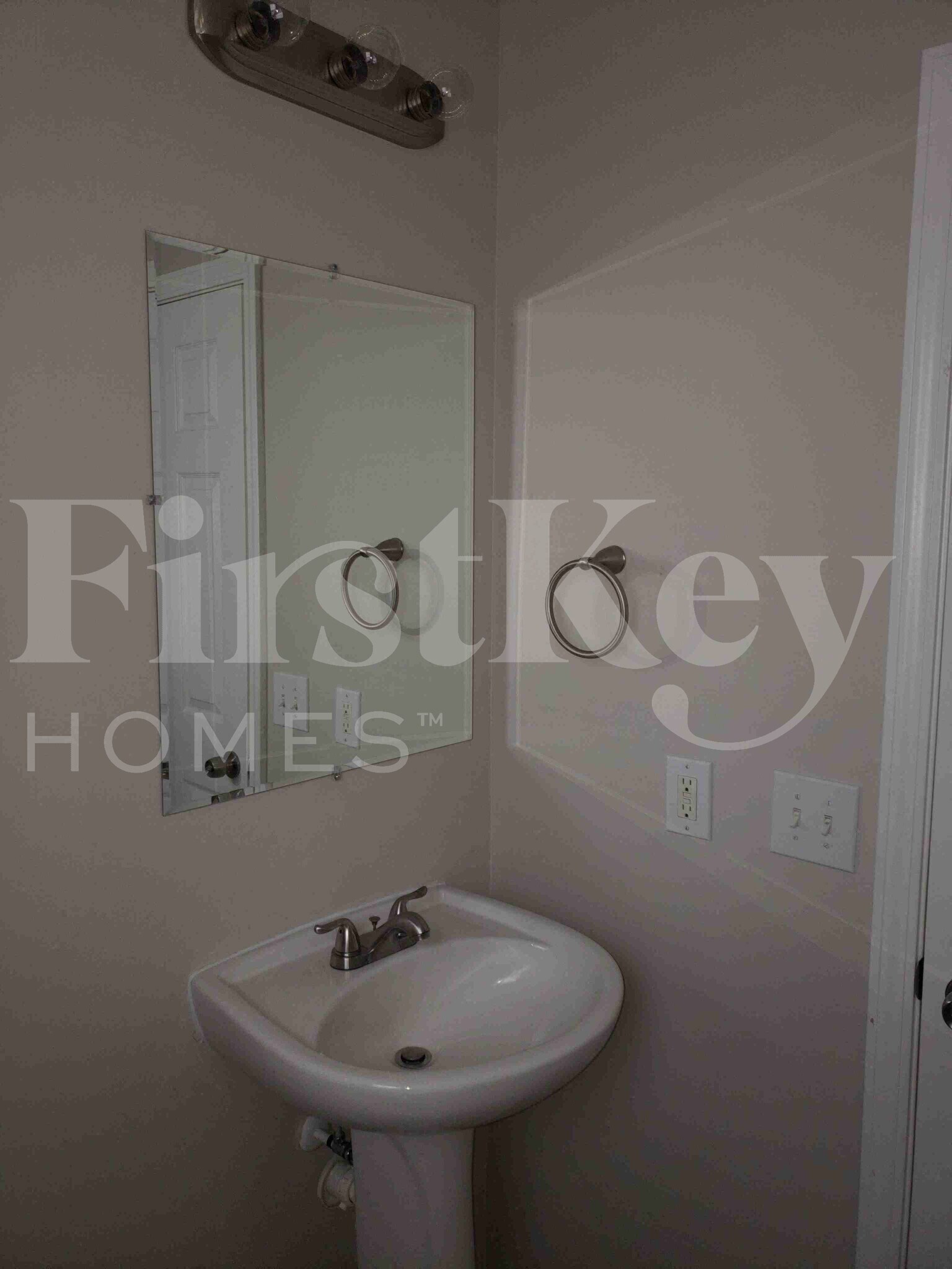 Building Photo - 3760 Thornaby Cir