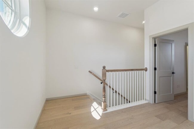 Building Photo - 18835 Selah Wy