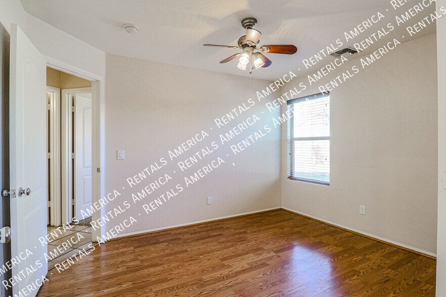 Building Photo - 16070 W Kendall St