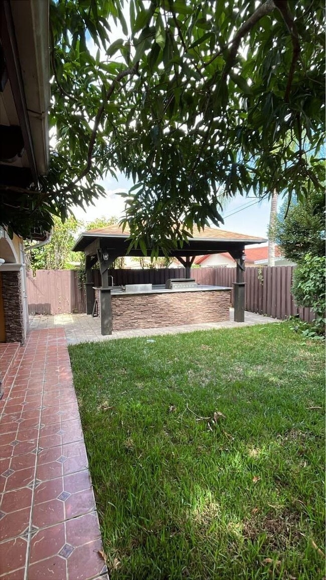 Building Photo - 6624 Osborne Dr