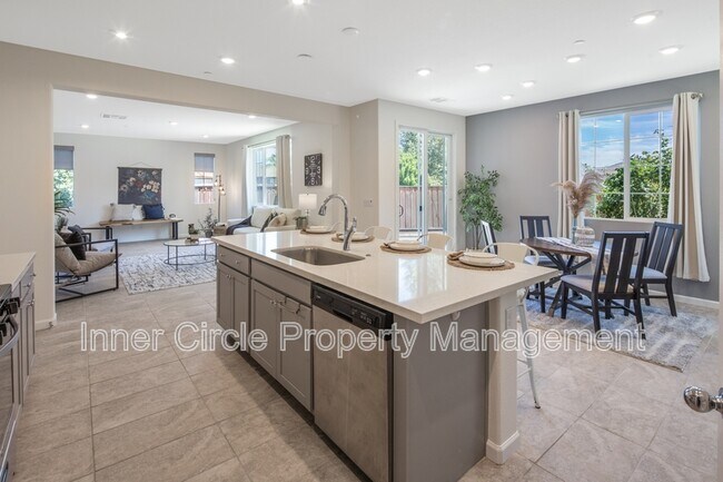 Building Photo - 5408 Mazant Loop