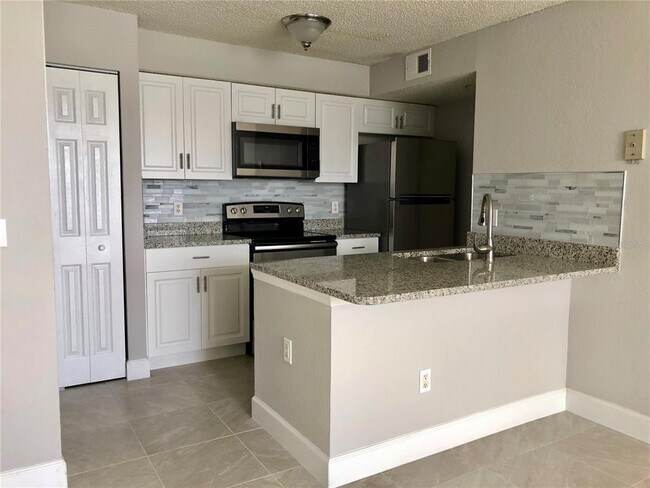 Building Photo - 2209 Antigua Pl