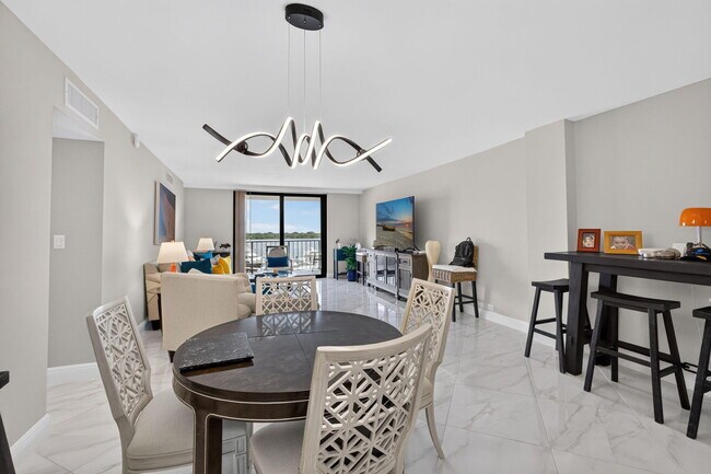 Building Photo - 1208 Marine Way