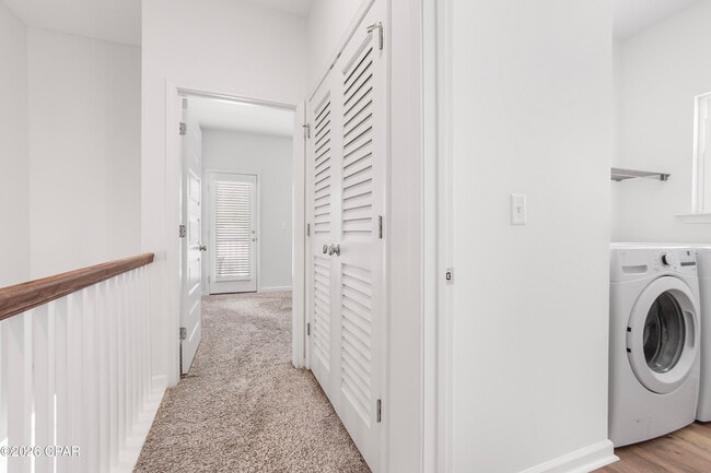 Building Photo - 413 Raven Ln