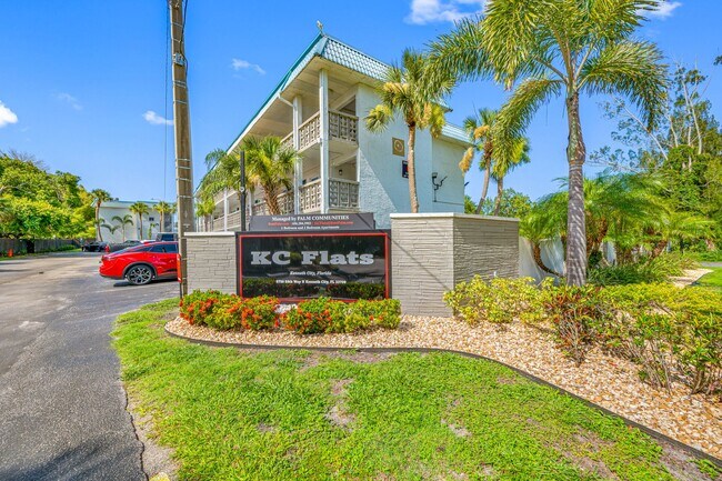 Primary Photo - Spacious 2 Bed-1Bath apartment with Pool!