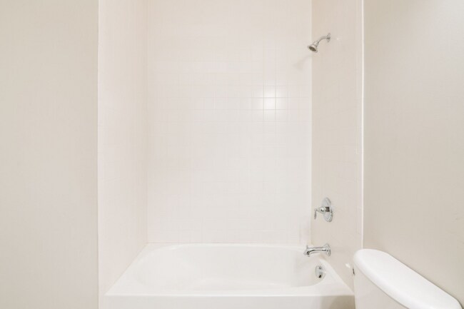 Building Photo - 4184 Hobbs Landing Dr W