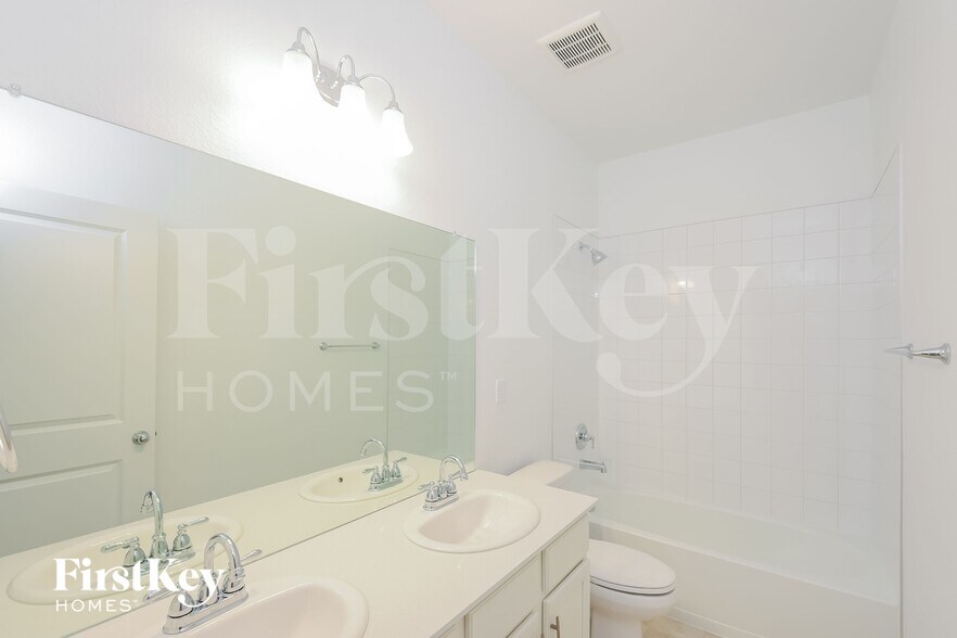 Building Photo - 14685 Normande Dr