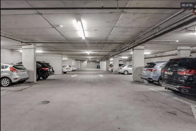 Covered Garage - 1101 S Main St