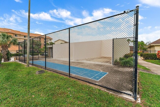 Building Photo - 2320 23rd Ct