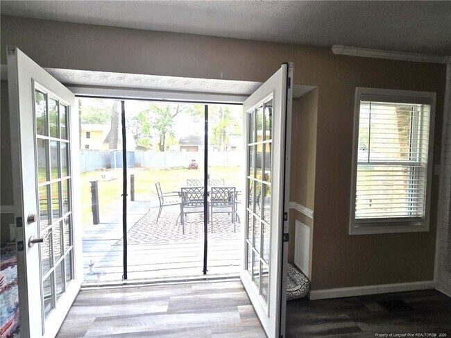 Building Photo - 6873 Brasswood Dr