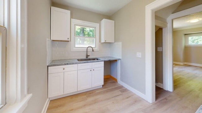 Building Photo - South Euclid Beauty - 3 bedroom Single Fam...
