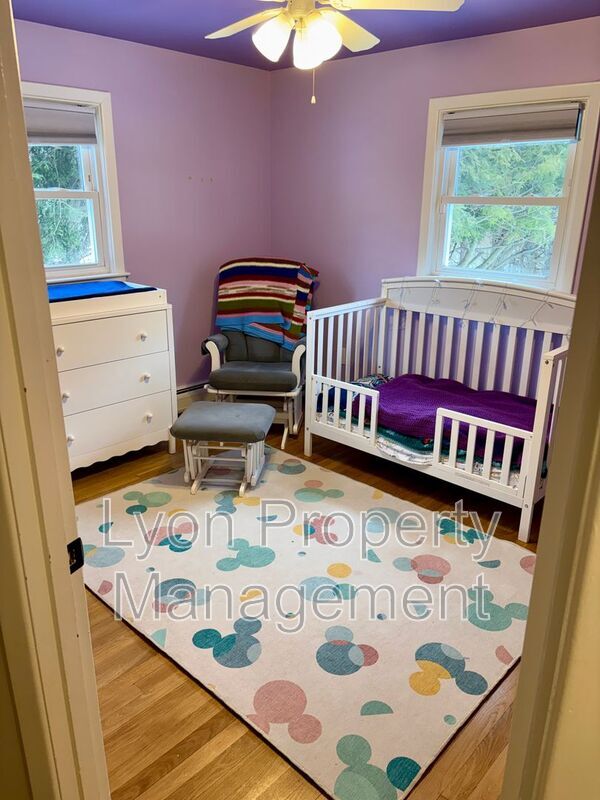 Building Photo - 128 Thurston St