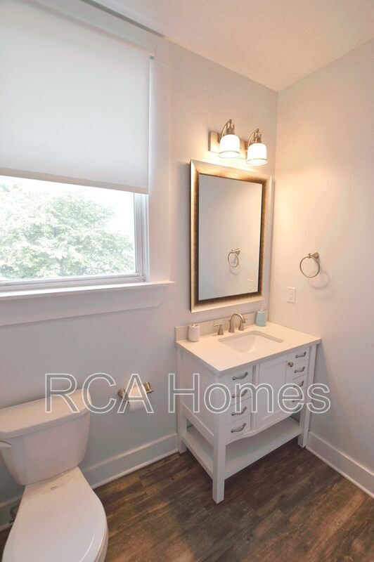 Building Photo - 1112 Pleasant St