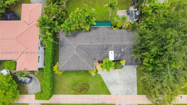 Building Photo - 3128 Coconut Grove Dr