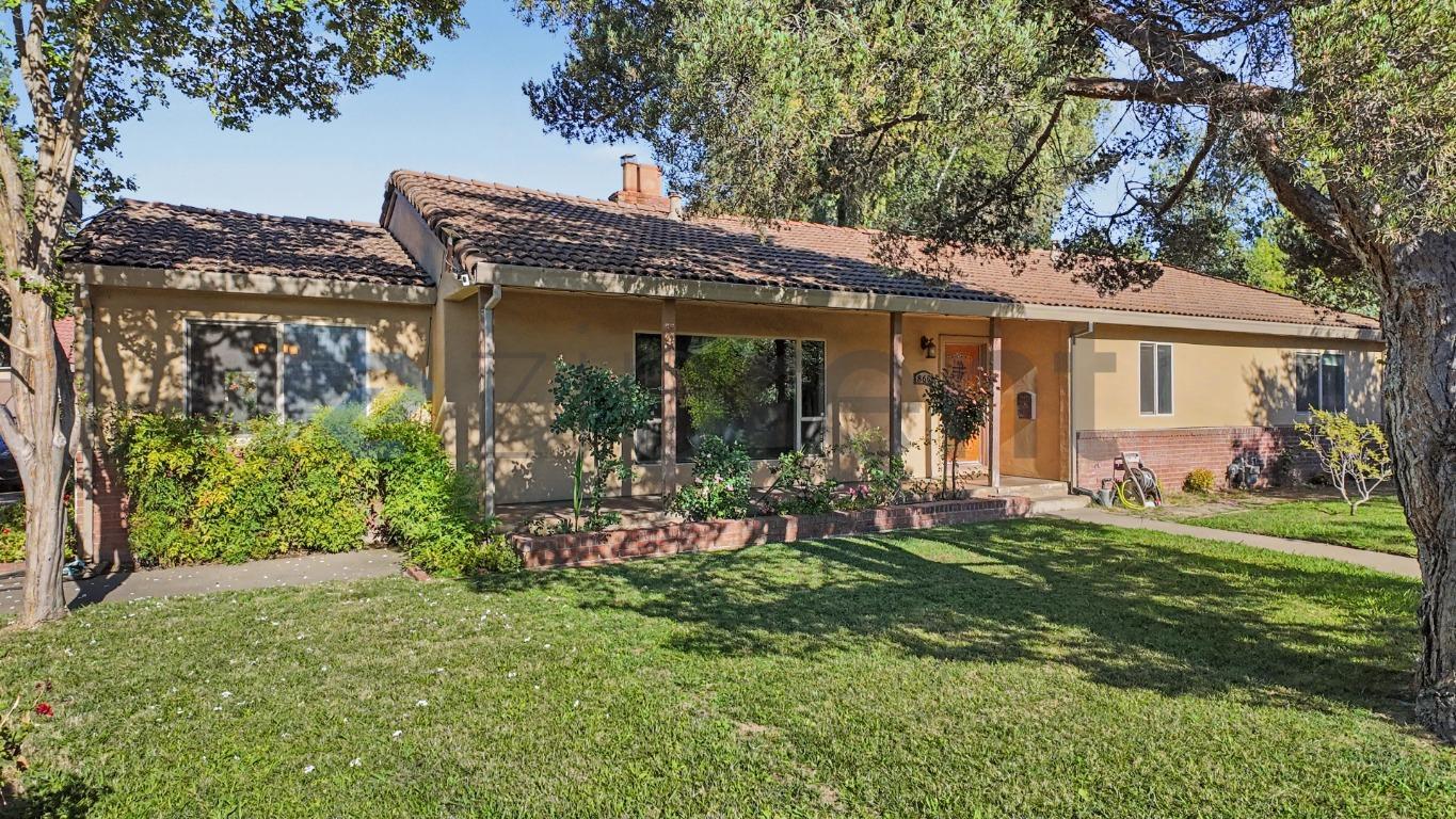 Building Photo - Unit Main House