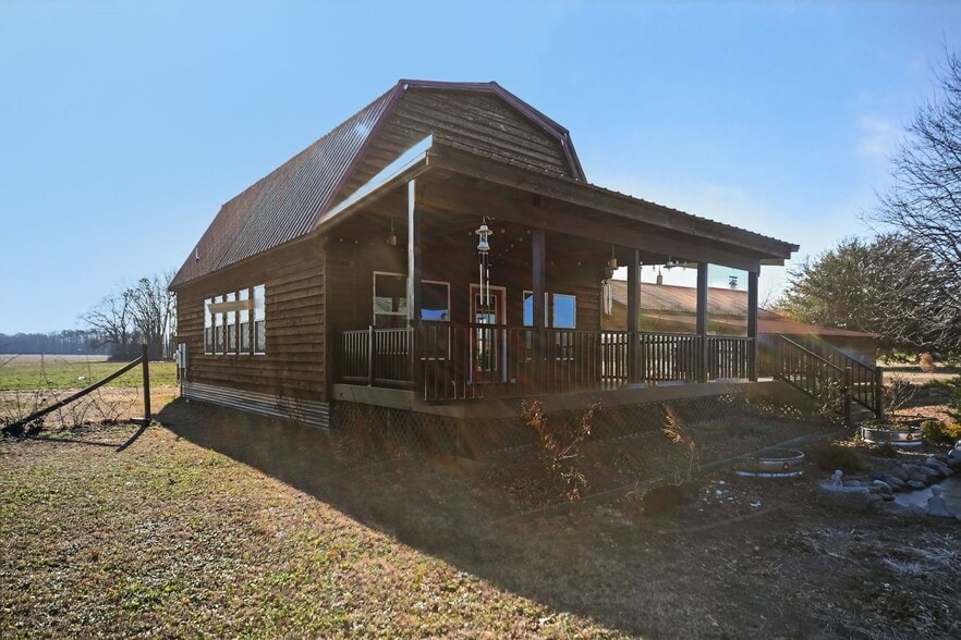 Building Photo - 1885 Bennett Rd