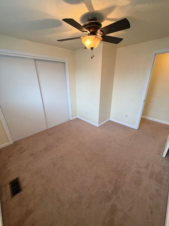 Building Photo - Must See 3 Bedroom with Fenced Yard!