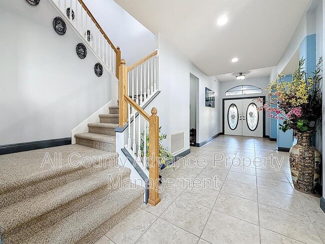 Building Photo - 2679 Lakebreeze Ln