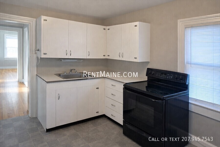 Building Photo - 2 Pine St