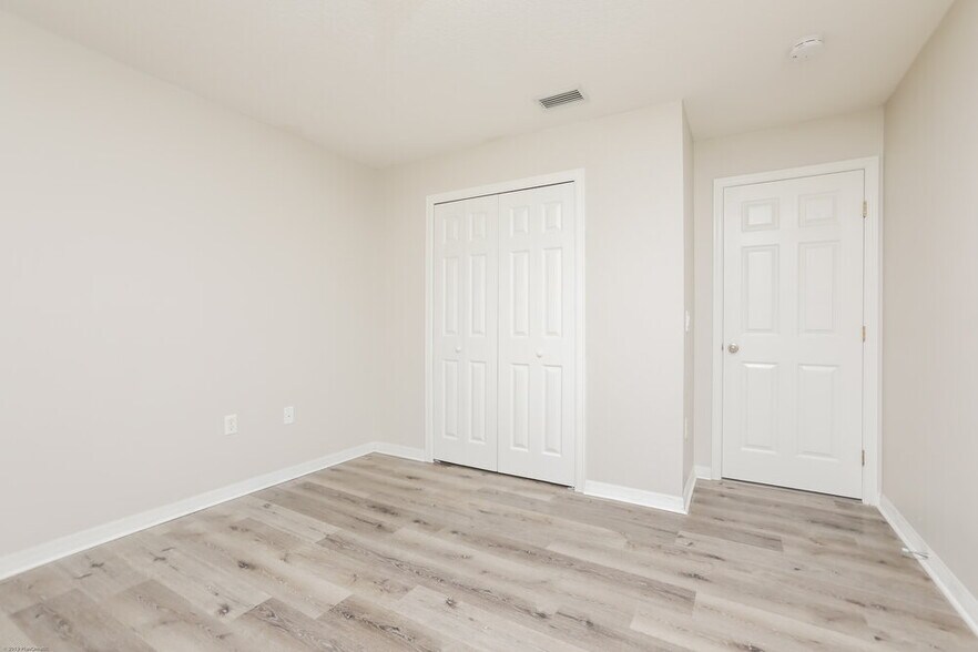 Building Photo - 1052 Sadie Ln