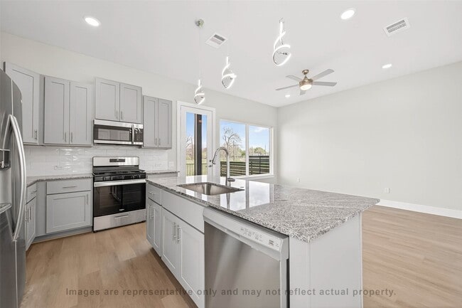 Building Photo - 10719 Mason Rd