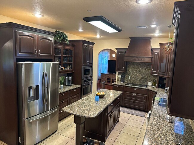 Building Photo - Available March 1st!  Modern 5-Bedroom 4-Bathroom Home in SW Bentonville