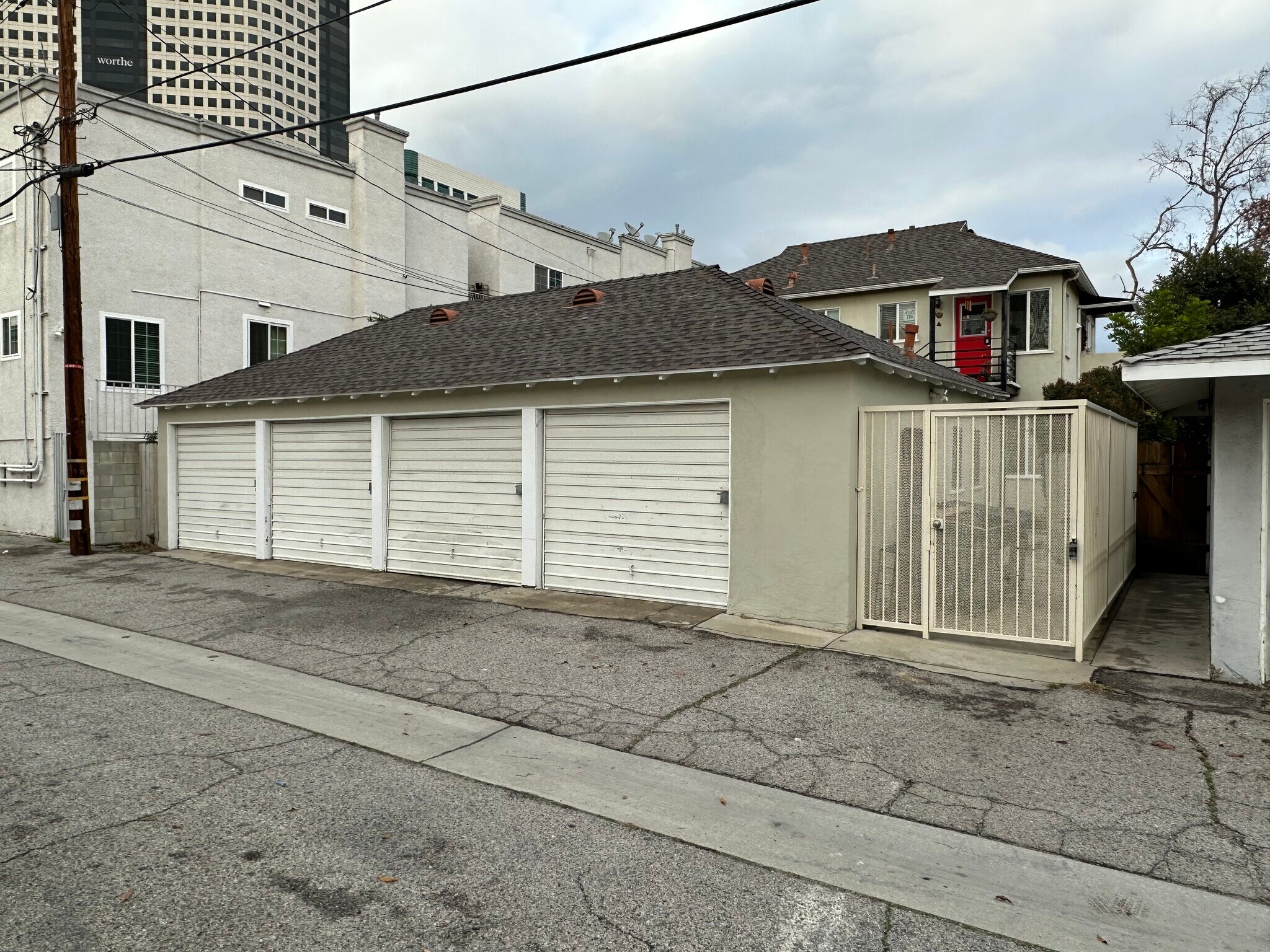 Building Photo - 143 N Maple St