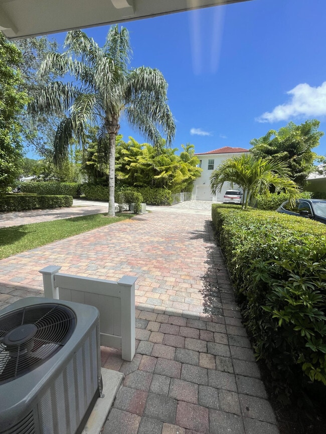 Building Photo - 2857 E Community Dr