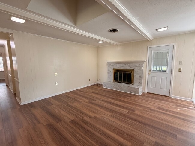 Building Photo - 2604 McArthur Dr