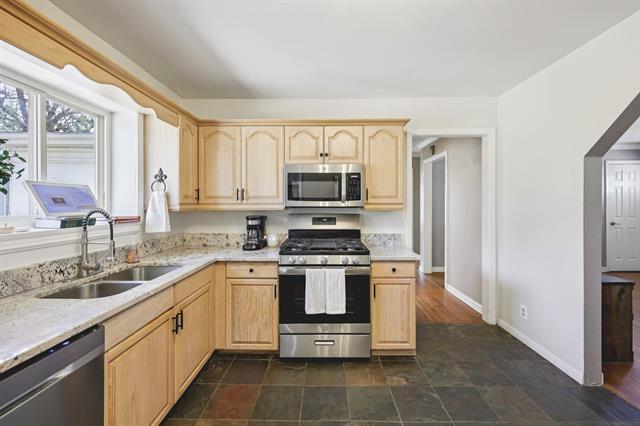 Building Photo - 1507 Briarwood Blvd