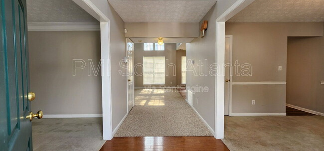 Building Photo - 2330 Burdett Ridge Dr