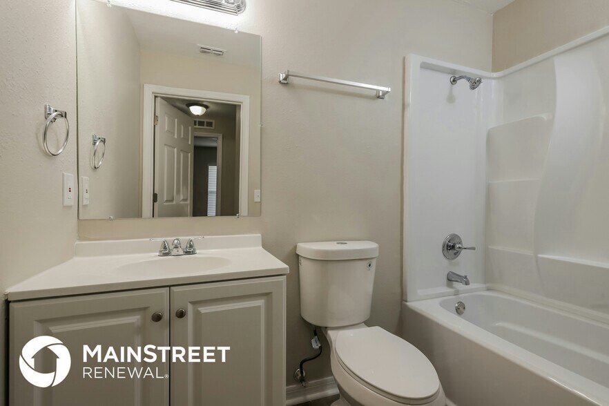 Building Photo - 935 Brenton Leaf Dr