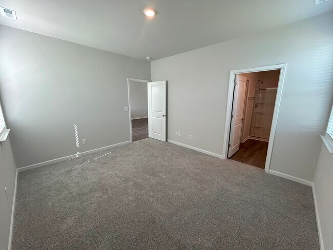 Building Photo - SPECIAL- 1 month free!! Brand new home wit...