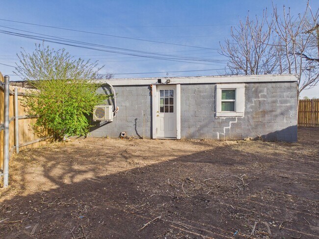 Building Photo - 2718 Duncan Dr