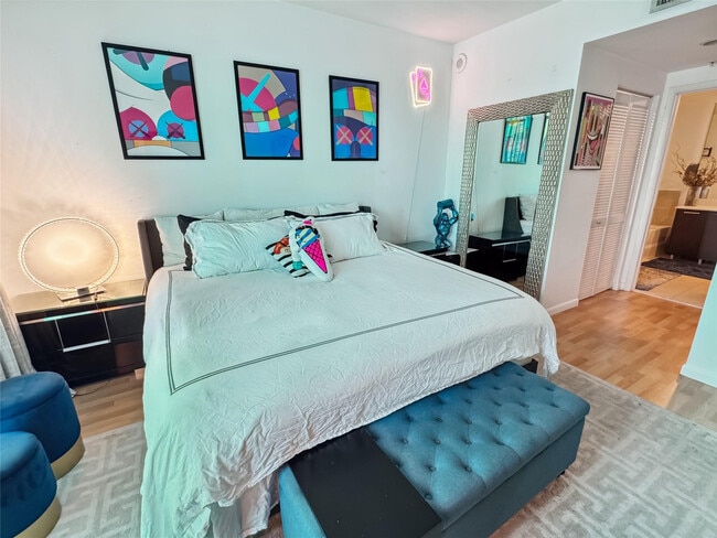 Building Photo - 333 NE 24th St