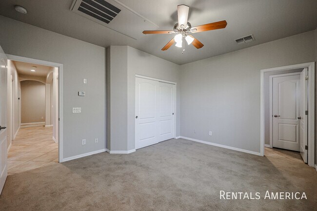 Building Photo - 3173 E Canyon Way