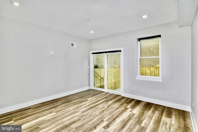 Building Photo - Brand New Luxury Apartments