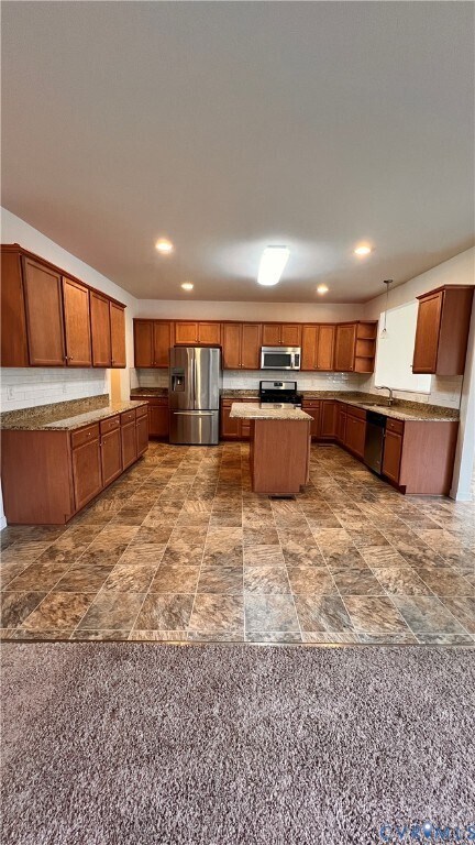 Building Photo - 8842 Rushbrooke Ln