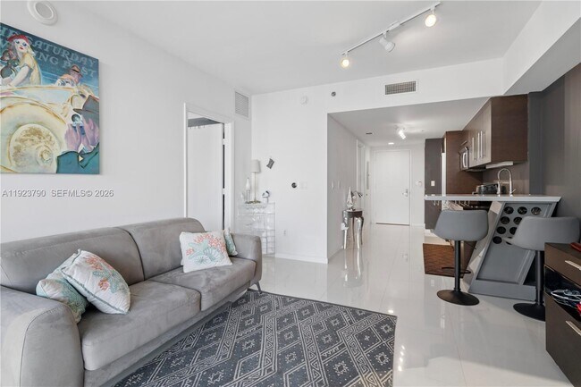 Building Photo - 465 Brickell Ave