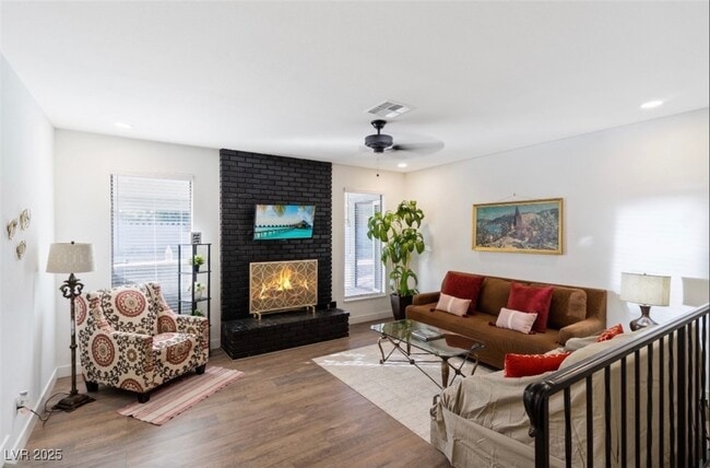 Building Photo - 712 Glen Abbey Cir
