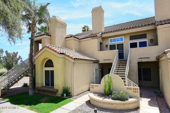 Primary Photo - 7675 E McDonald Dr