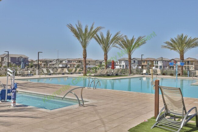 Building Photo - Pet Friendly 5 bed/3 bath in the Hawes Crossing Community of East Mesa