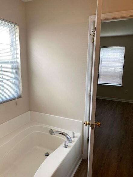 Building Photo - 2525 Whetstone Ln